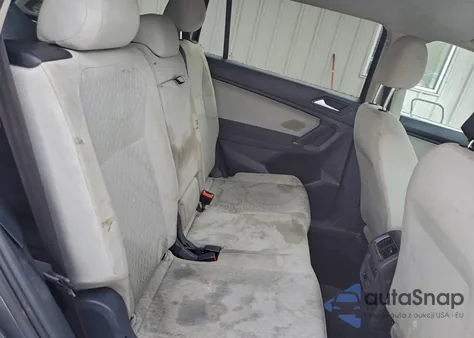 2018 Volkswagen Tiguan S z USA, uszkodzony, nr VIN 3VV0B7AX8JM111958